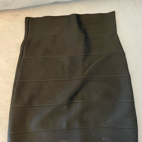 BCBG MAXAZRIA SIMONE TEXTURED POWER SKIRT SIZE S - Picture 4 of 4